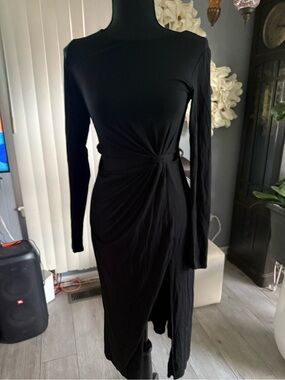 Good American Black Long-Sleeve Twist-Waist Maxi Dress